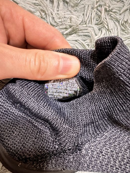 Сліпони . Кросівки .