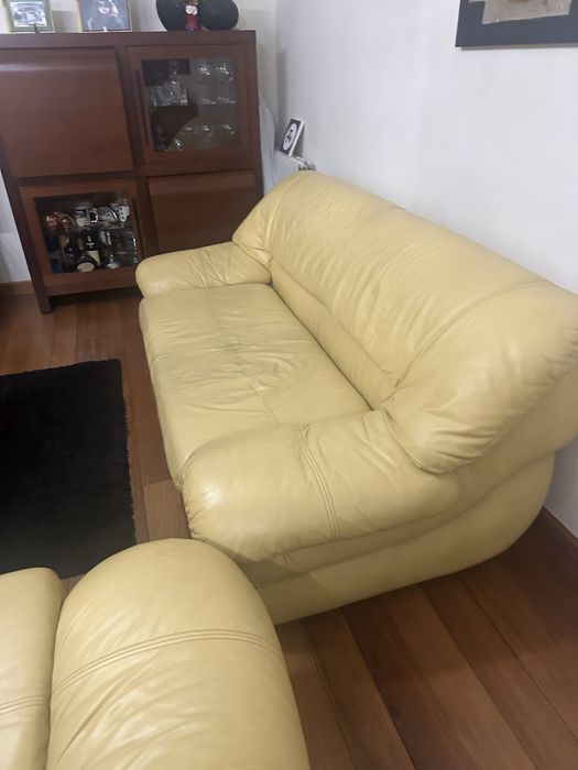 sofas( um é sofá cama)