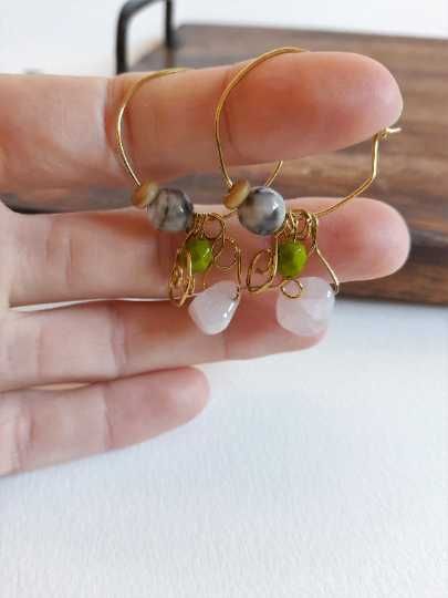 Argolas com pingentes quartzo rosa ágata