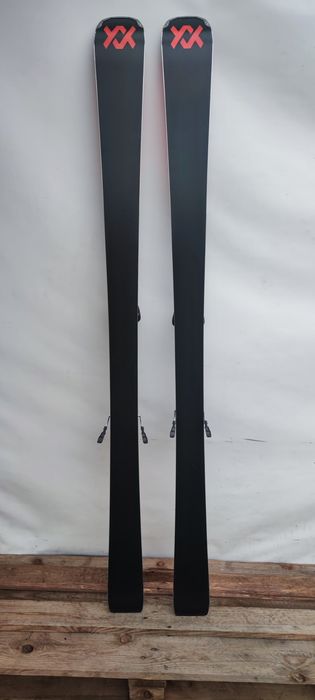 Nr 920 Narty zjazdowe Volkl Deacon Lowride 167 cm Gripwalk / Rocker