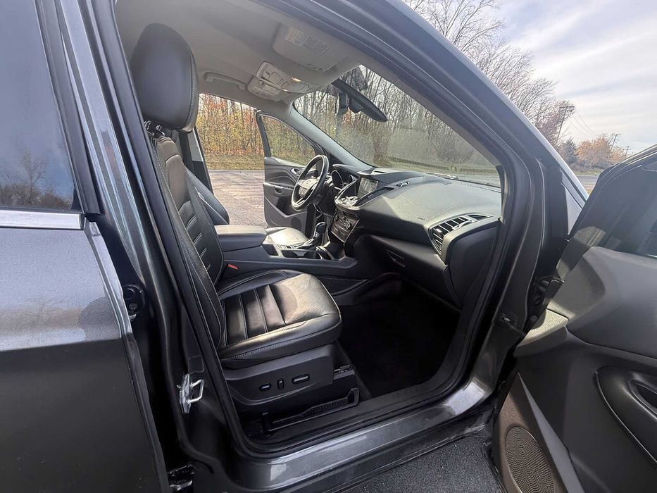 Ford Escape Titanium      2017