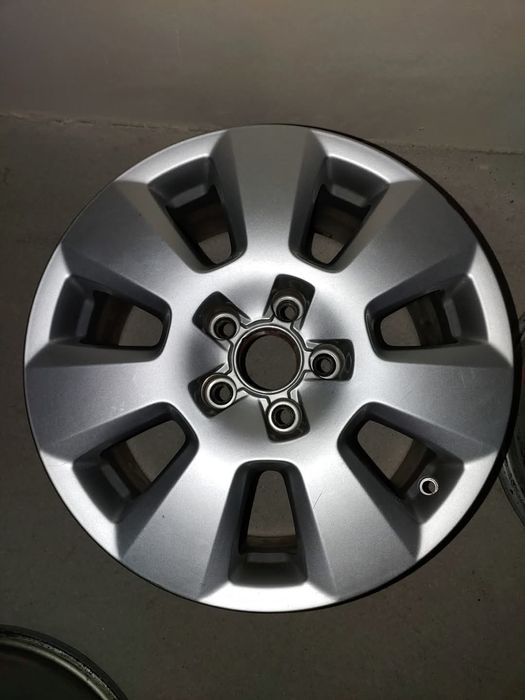 Felgi OE Audi R16 7,5J proste, nie naprawiane.