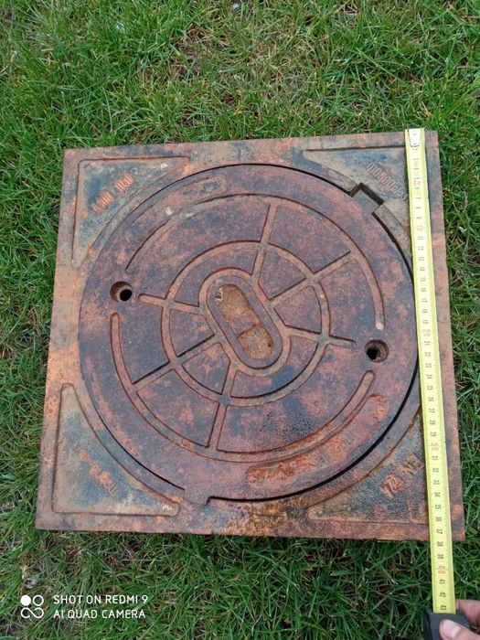 Studzienka pokrywa zeliwna