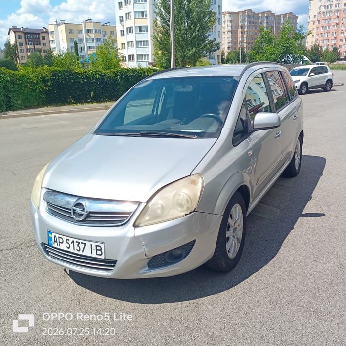 Opel Zafira 2013 Газ/Бензин (Автомат/Easytronic) — на ходу, потребує кузовного ремонту