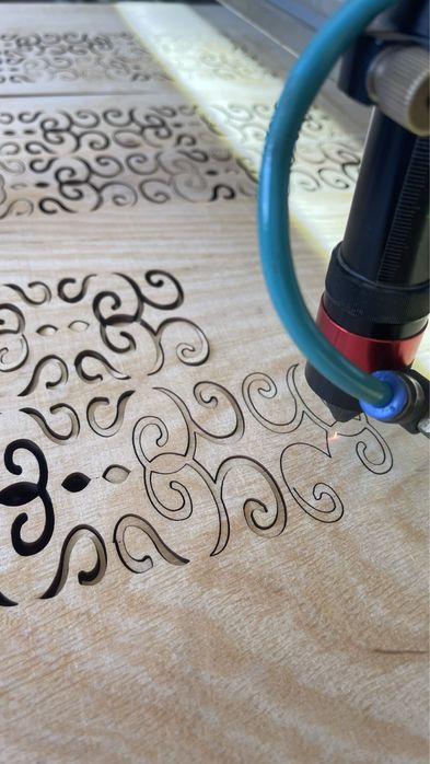 Лазерная резка и гравировка оргстекла, фанеры, пластика и тд. Вывески