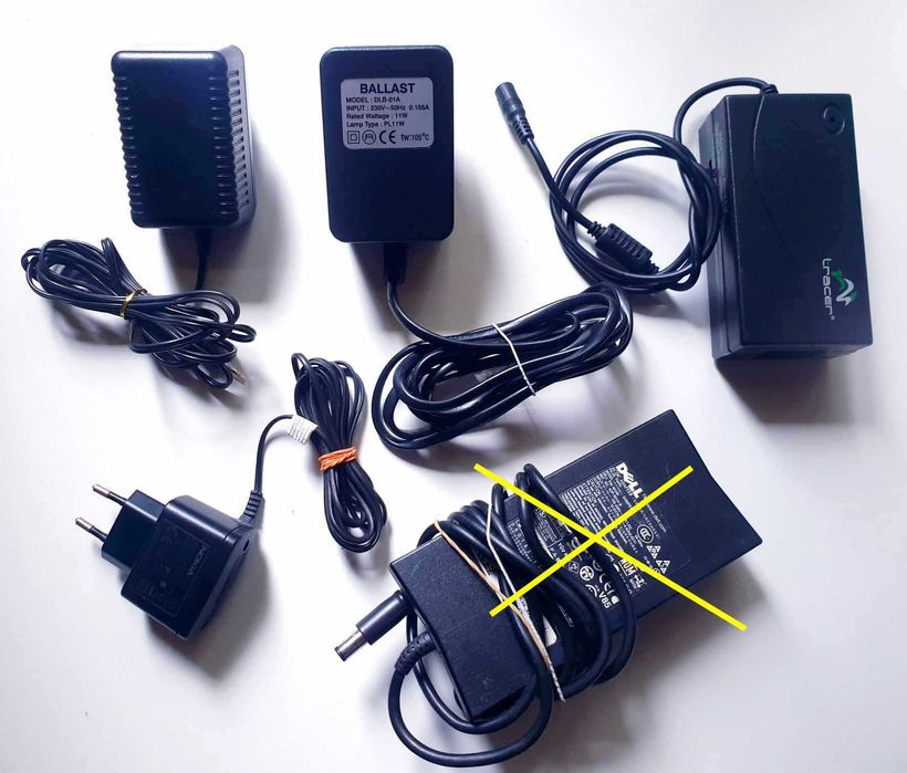 Zasilacz Uniwersalny 11V Zestaw Różne Rodzaje Typy