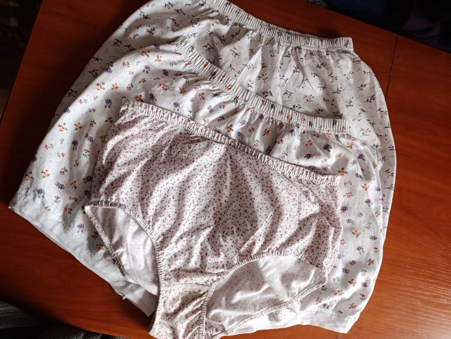 Zestaw nowych majtek damskich dla starszej pani