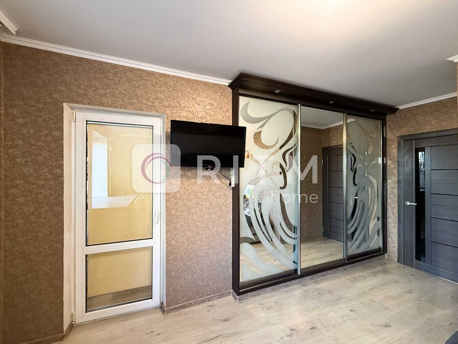 Затишна 2-кімнатна квартира загальною площею 56 м² у цегляному будинку