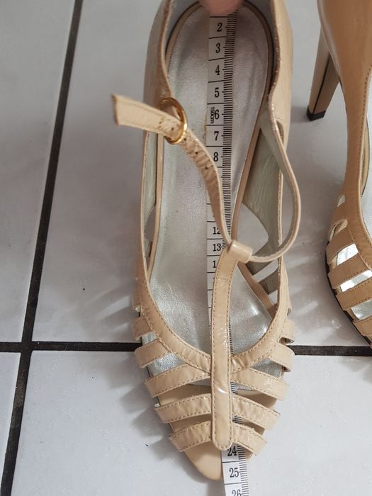 Nowe, skórzane, niepowtarzalne sandały damskie r.39