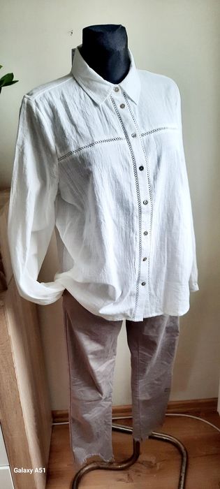 Bawełniana koszula z ażurową wstawką