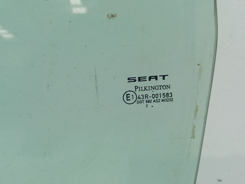 Vidro porta trás esquerdo SEAT Leon (1P1)