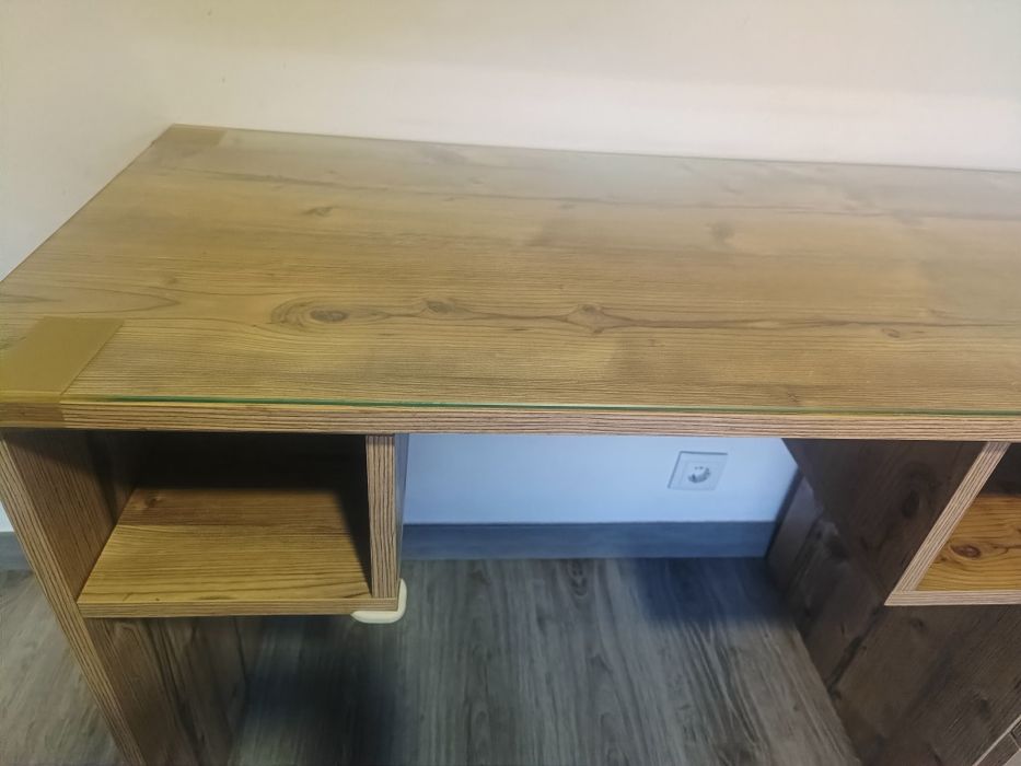 2 manicure tables64740291954433122