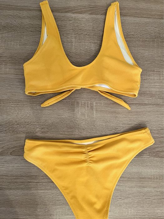 Bikini completo amarelo