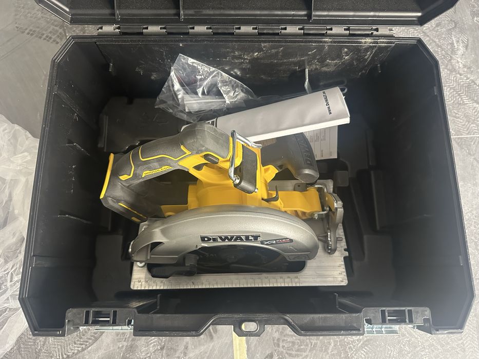 Serra circular Advantage Dewalt DCS573NT-XJ