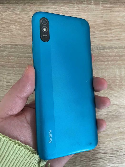 Смартфон Xiaomi Redmi 9A 4+1\64 гб мало пользовались разбит экран