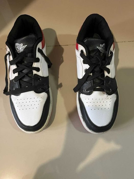 Кросівки підліткові