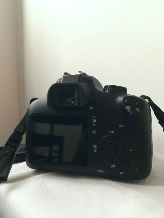 Câmara fotográfica, DSLR, Canon EOS 4000D. Bom estado.