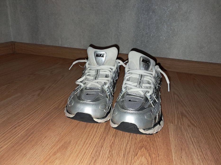 Продам кросівки NIKE P6000