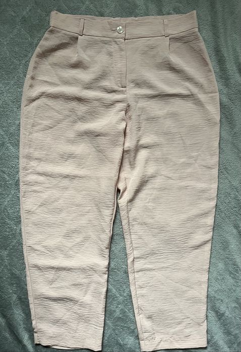 Materiałowe spodnie M/L