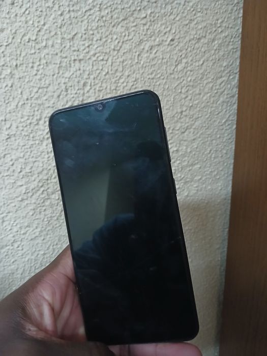 Samsung a50(128gb) com capa e cartão de memoria adicional gratis