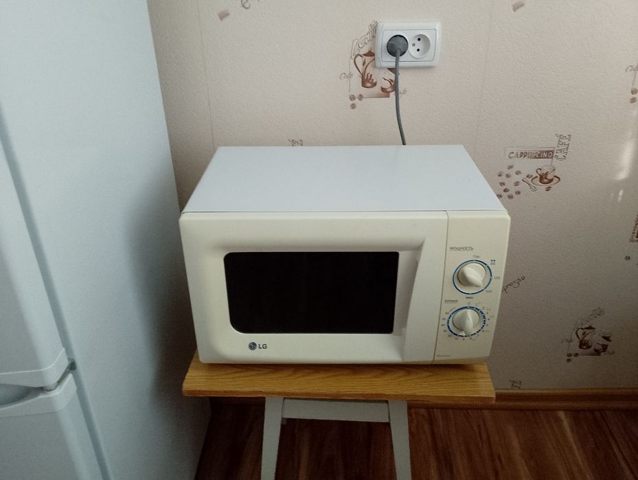 Микроволновка LG MS-2022G/01