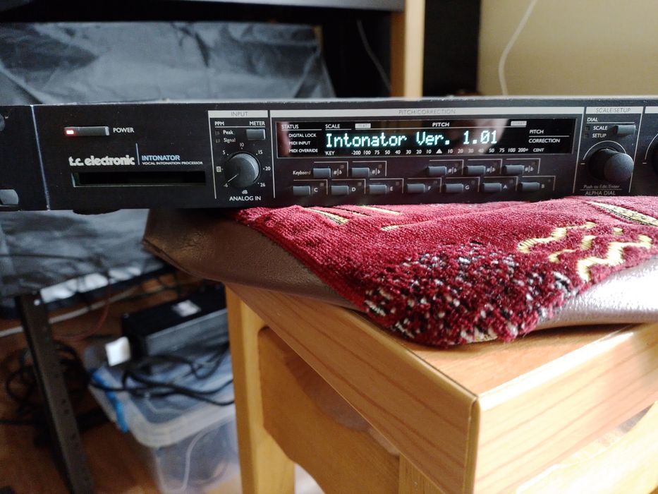 Продам/обменяю TC Electronic Intonator с нюансом