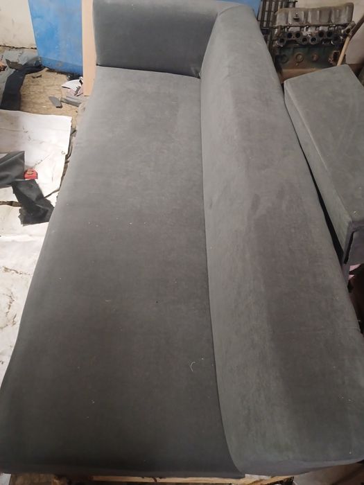 Перетяжка дивана (реставрація мягкої частини)