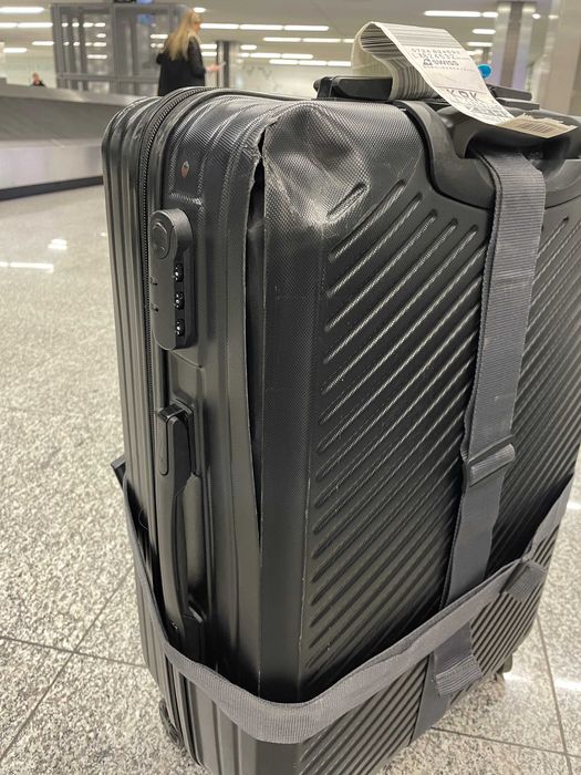 WALIZKA Wittchen uszkodzona