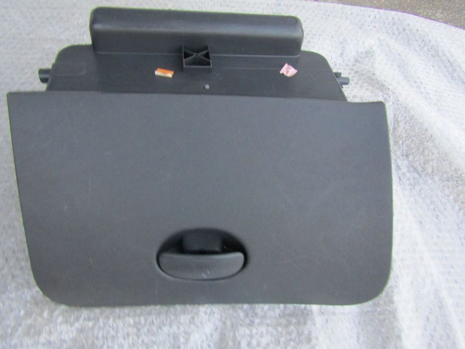 Porta luvas Citroen C3 ano 2003 a 2009 usado em bom estado