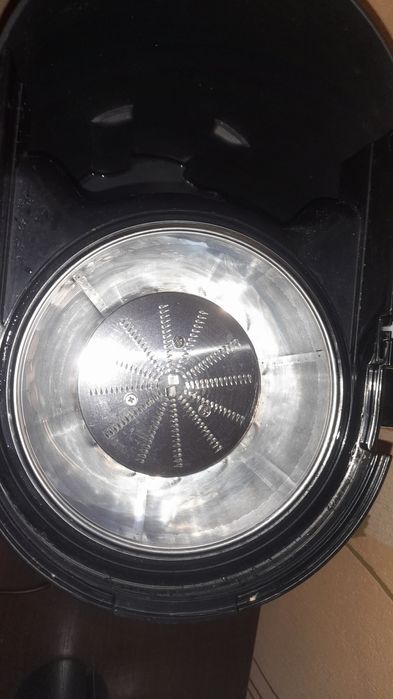 Соковижималка Polaris Pea1241 FruitFusion