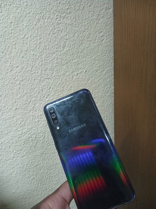 Samsung a50(128gb) com capa e cartão de memoria adicional gratis