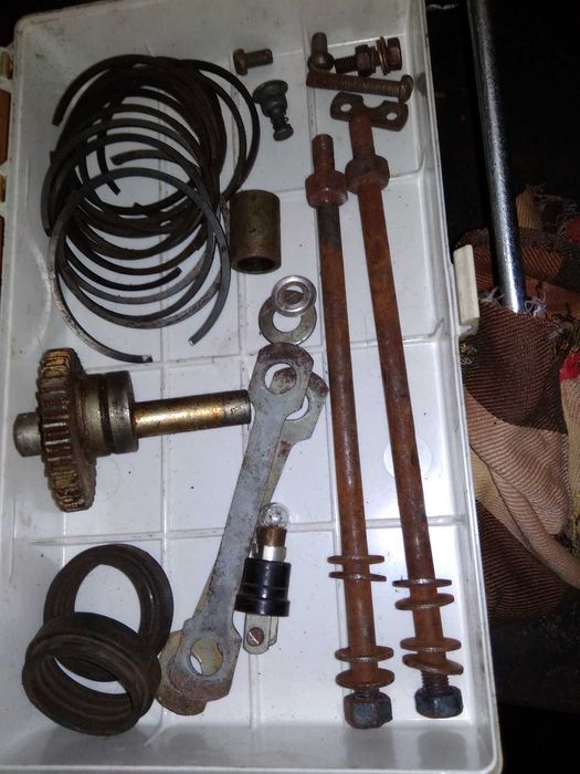 Продам запчасти к мотороллеру Муравей. Цена за все. Можно отдельно.