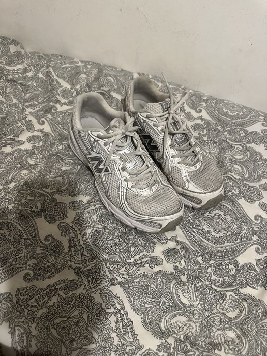 Tenis new balance em bom estado,so lavar