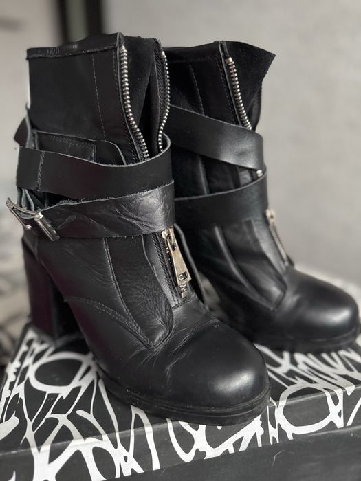 Продам зимние ботинки