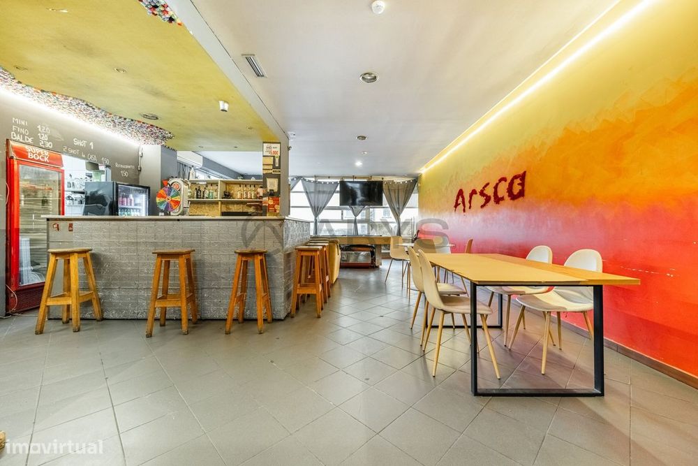 Oportunidade de Trespasse — Café/Bar com bilhar e esplanada junto à...