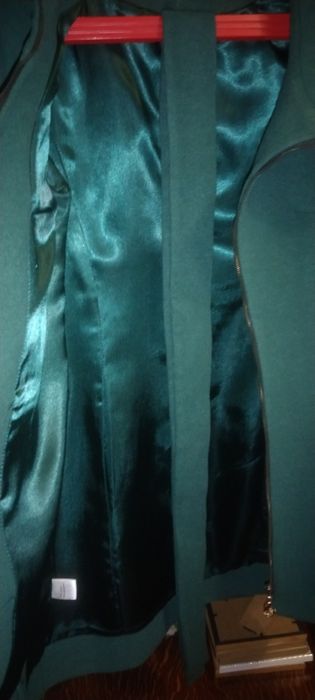 Продам кашемірове полупальто 46 розм. колір зелений, б/у