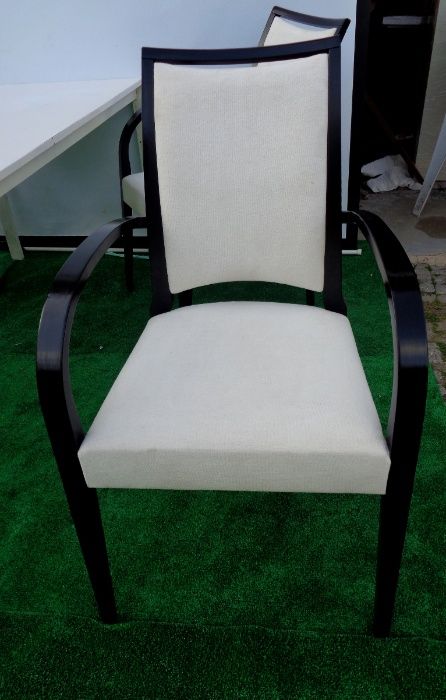 Cadeiras madeira com braços - Estofadas