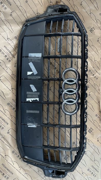 Решетка audi Q7 4m lift black
