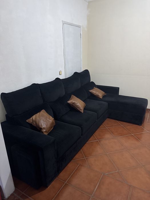 Sofá Chaise Longue + 2 Puffs