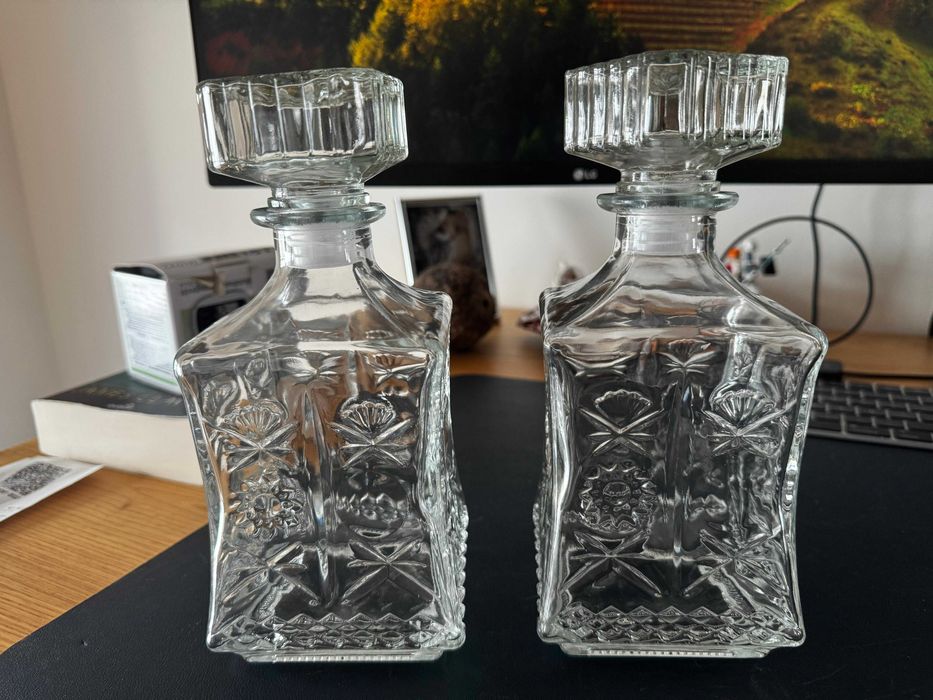 Conjunto de Garrafas de Vidro