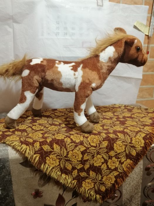 Pluszowy konik maskotka