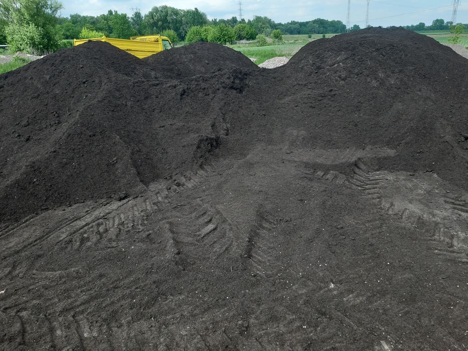 Ziemia organiczna nawóz organiczny kompost
