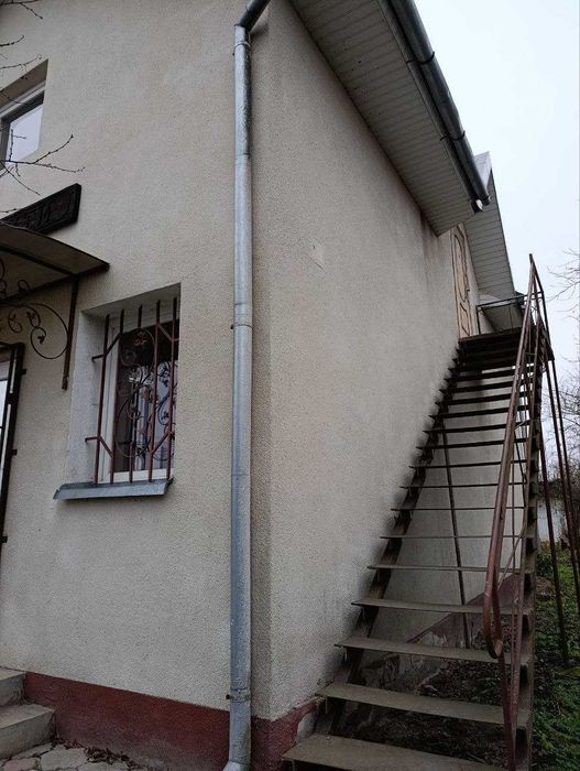 Продаж двох будинків в с. Залуква