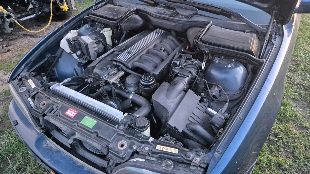 Części BMW E39 528i 2.8i M52 193KM Cała na części Biarritzblau
