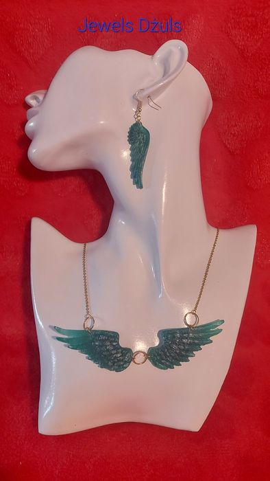 Skrzydlaty komplet biżuterii