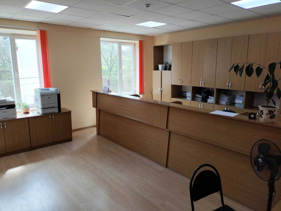 Продається багатофункціональний комплекс будівель у смт. Воловець