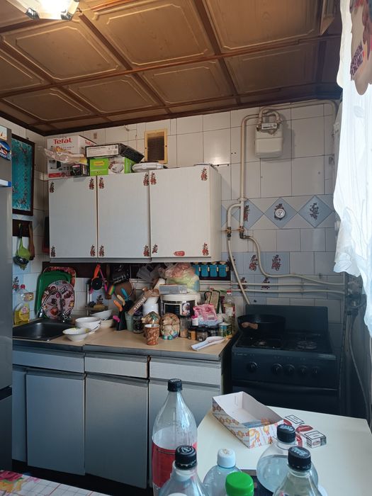 Продам кухню верх1.20 низ1.60 со смесителем и раковиной плюс торг