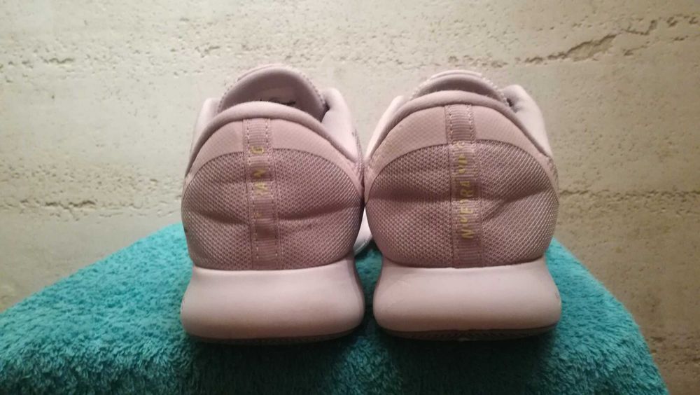 Buty do biegania NIKE FLEX TRAINER 7 r.39 stan bardzo dobry
