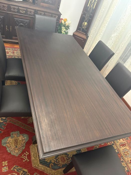 Mesa de sala (em madeira)