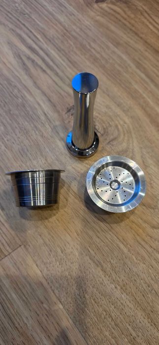 Ekspres do kawy Tchibo Cafissimo Easy + kapsułki + spieniacz mleka